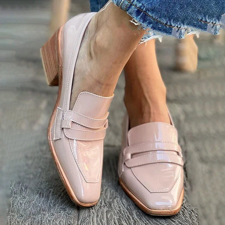 Shiny Wide-Heeled Moccasins