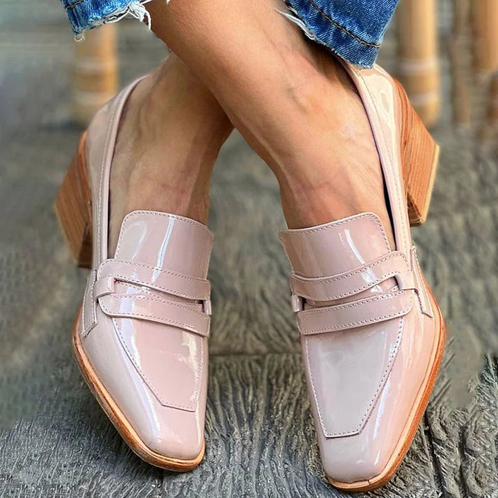Shiny Wide-Heeled Moccasins